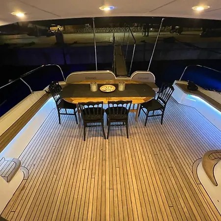 Diamond Yacht Bådhotel Istanbul