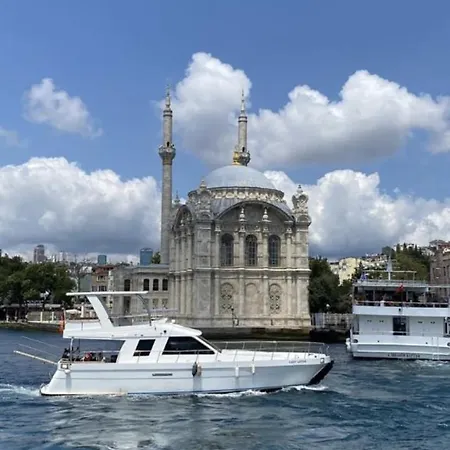 Diamond Yacht 보트호텔 *
